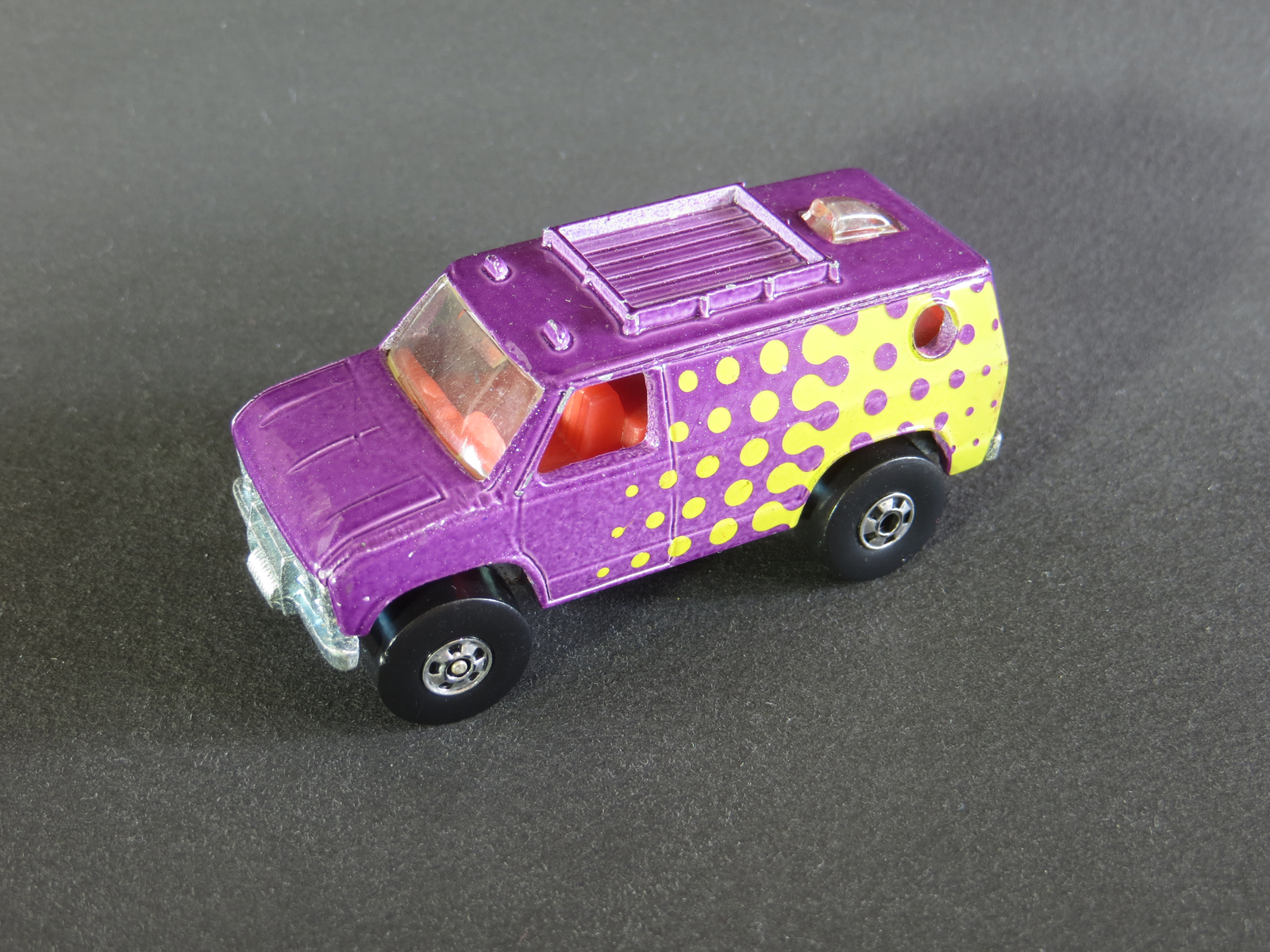 2009 Hot Wheels BAJA BREAKER #119/190~met purple Ford van; or5 ** Heat Fleet